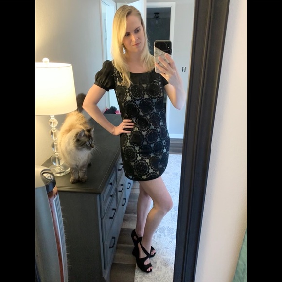 Forever 21 Dresses & Skirts - Forever 21 lace dress
